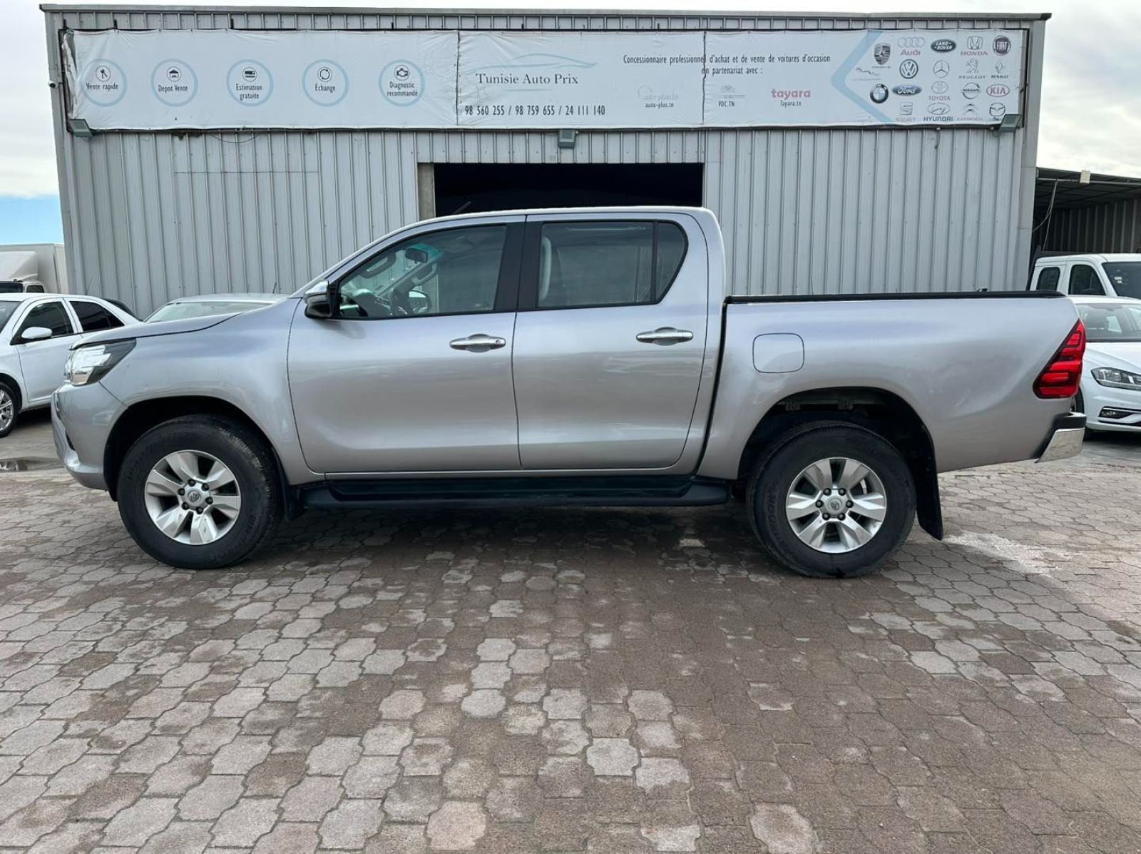 Toyota Hilux Double Cabine Double Cabine Business à Tunis - Photo 1