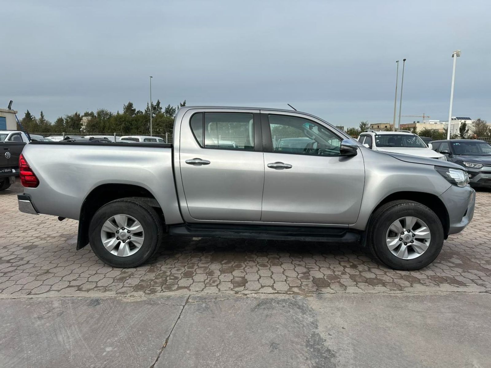 Toyota Hilux Double Cabine Double Cabine Business à Tunis - Photo 4