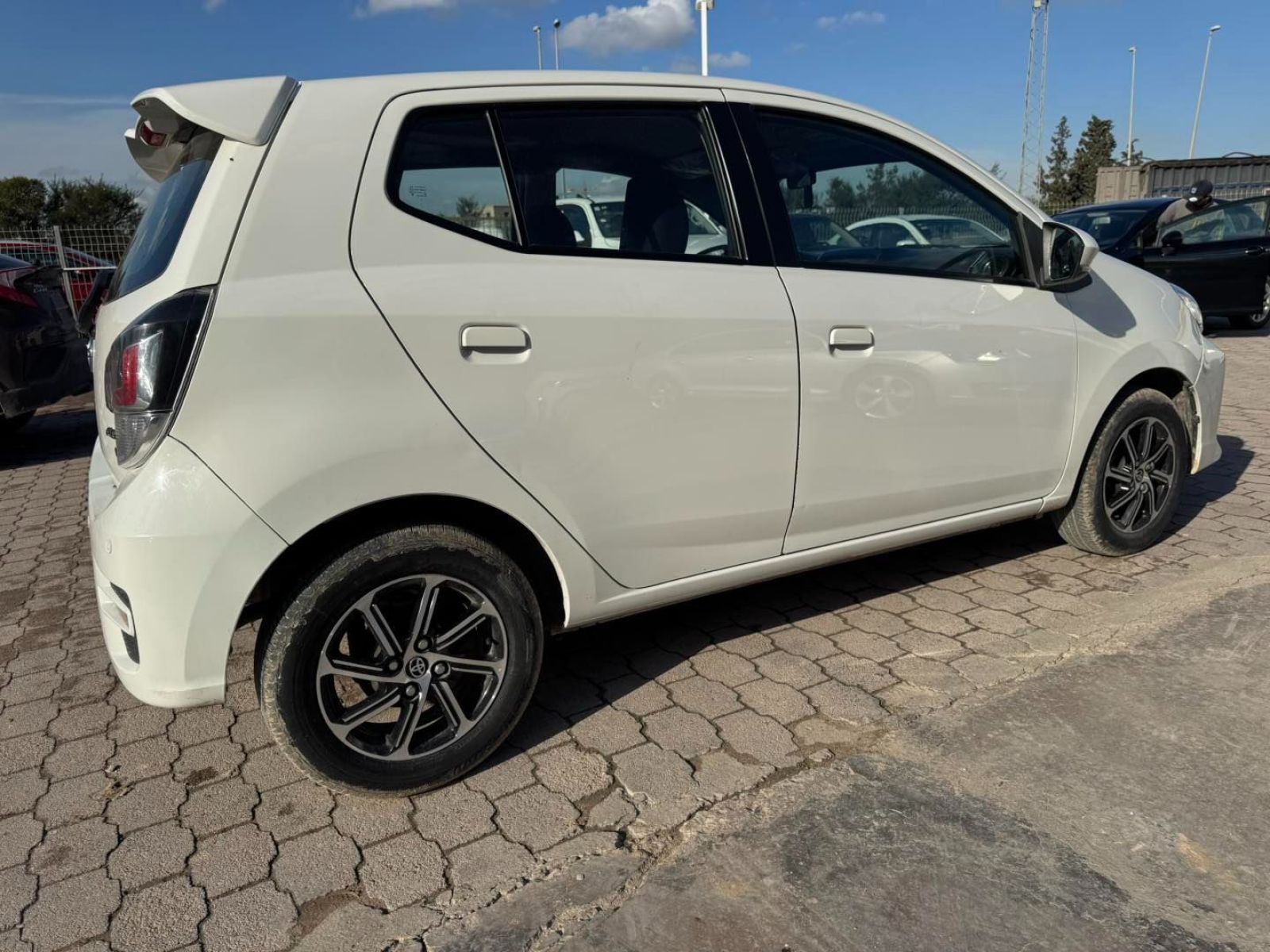 Toyota Agya à Ben Arous - Photo 5