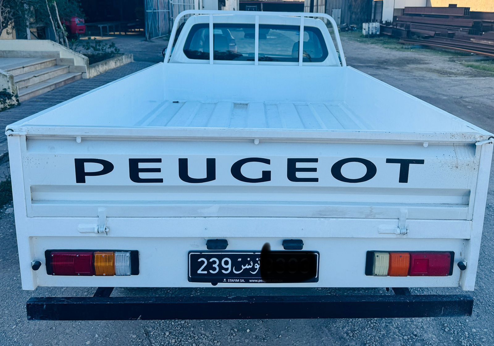 Peugeot Landtrek Simple Cabine Avec cabine frigorifique à Tunis - Photo 2