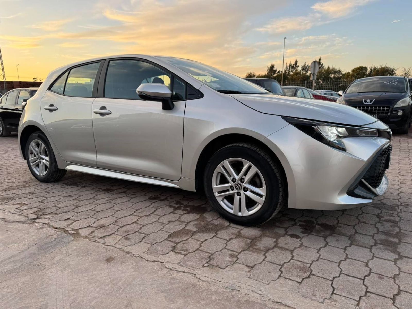 Toyota Corolla à Tunis - Photo 3