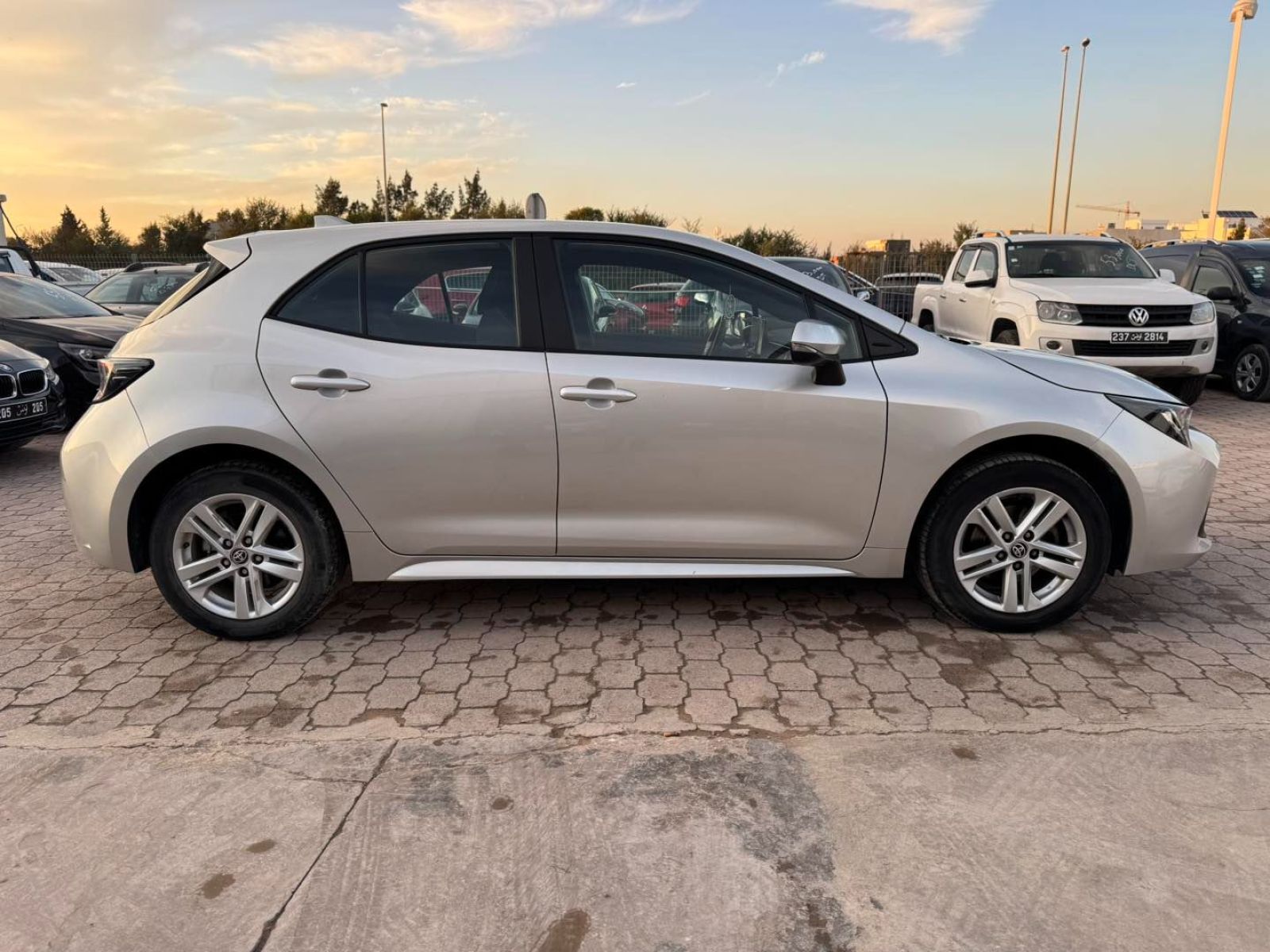 Toyota Corolla à Tunis - Photo 4