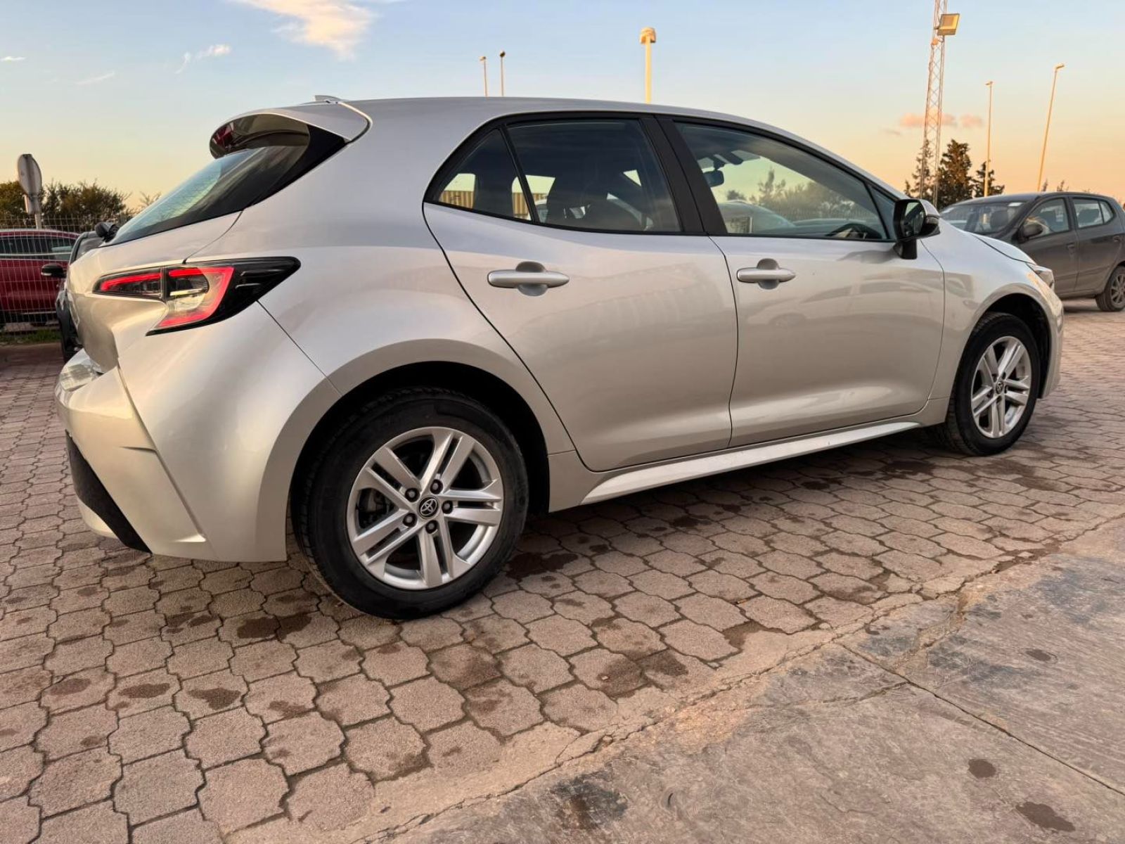Toyota Corolla à Tunis - Photo 5