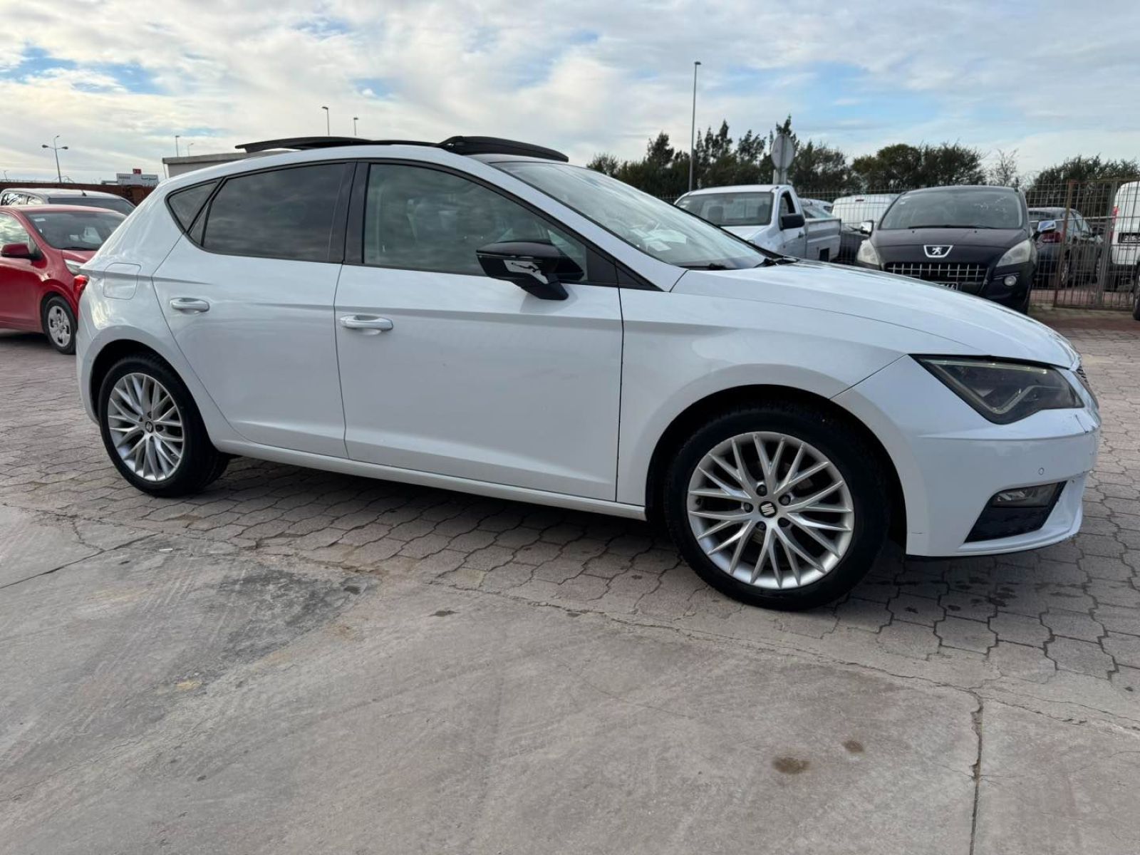Seat Leon Business à Ariana - Photo 3