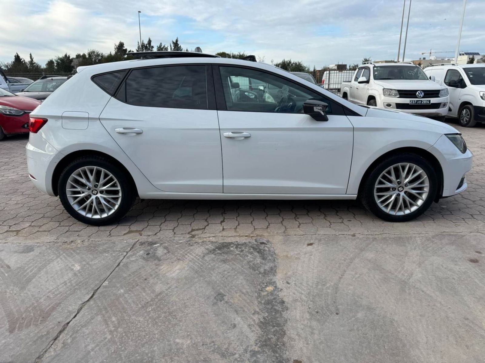 Seat Leon Business à Ariana - Photo 4