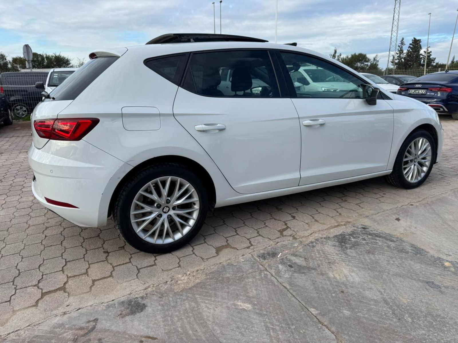 Seat Leon Business à Ariana - Photo 5