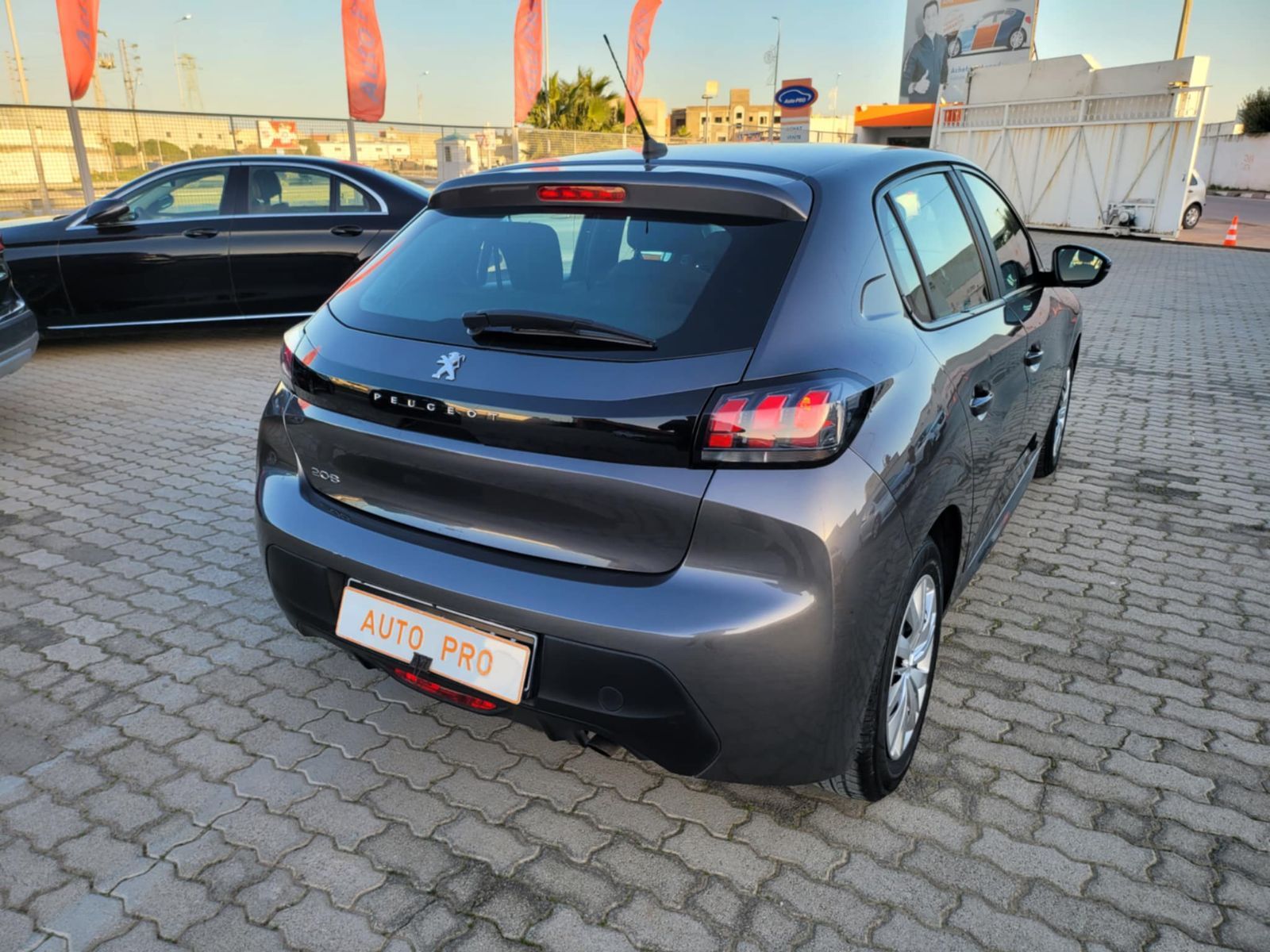 Peugeot 208 Style à Tunis - Photo 8