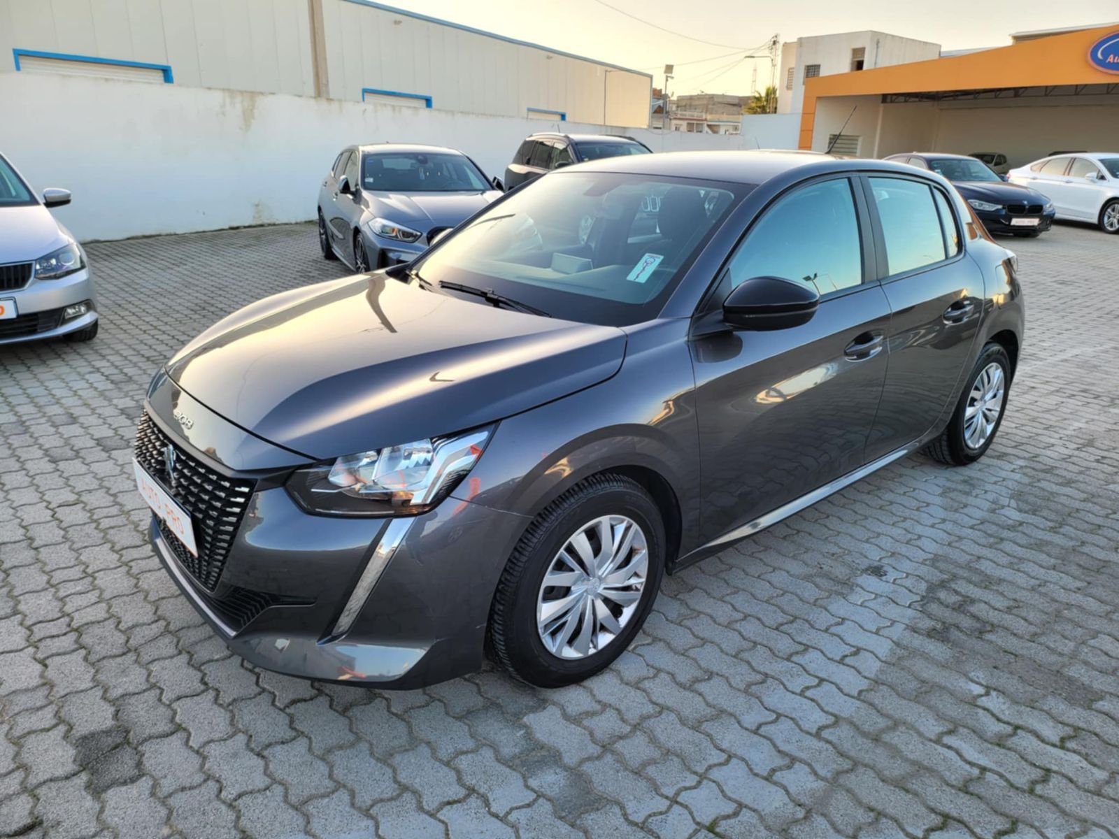 Peugeot 208 Style à Tunis - Photo 9