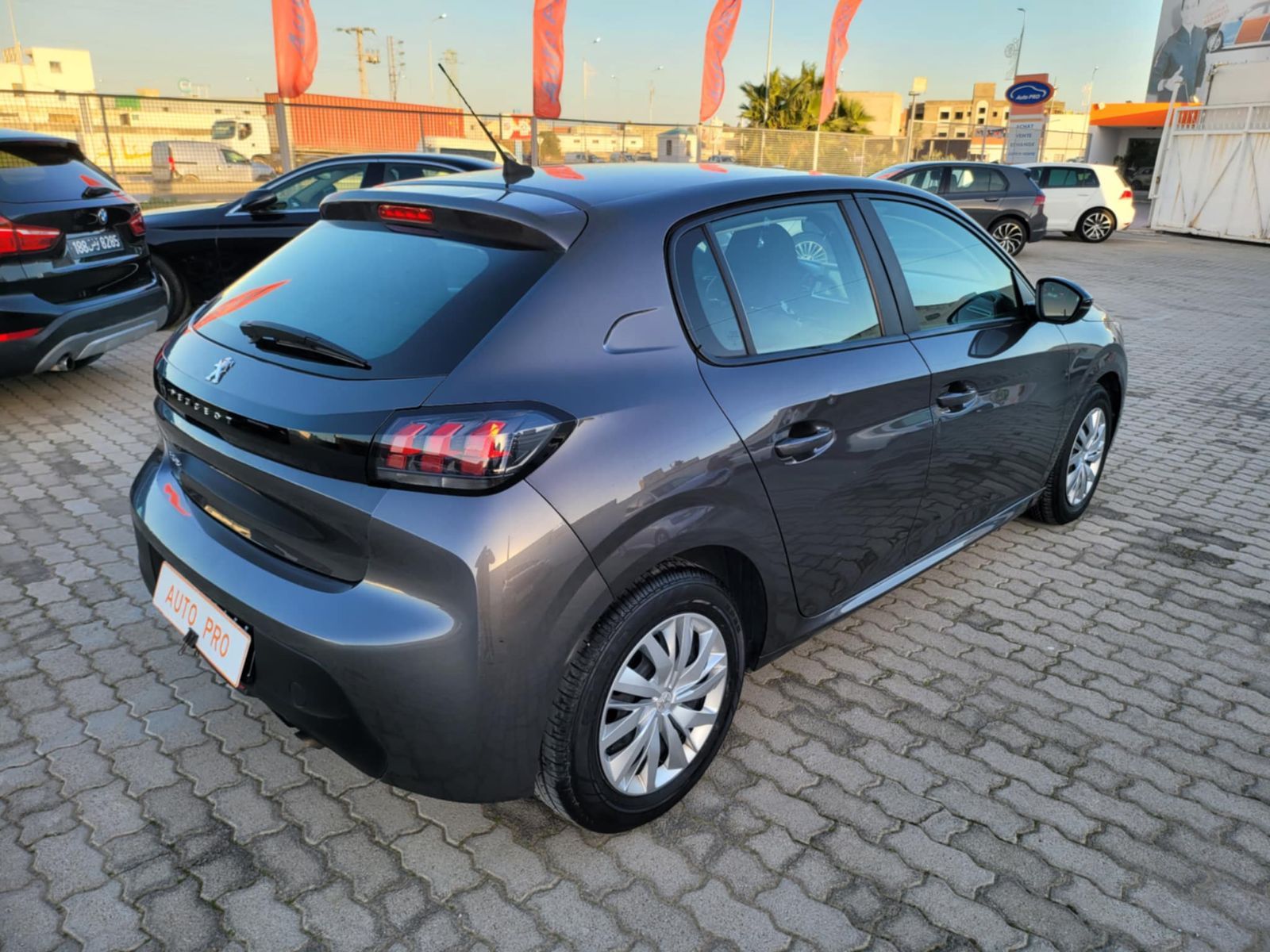 Peugeot 208 Style à Tunis - Photo 6