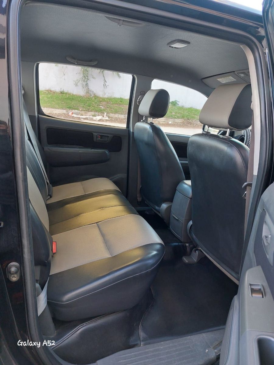 Toyota Hilux Double Cabine à Ben Arous - Photo 7