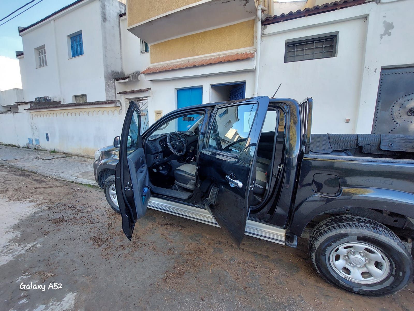 Toyota Hilux Double Cabine à Ben Arous - Photo 10