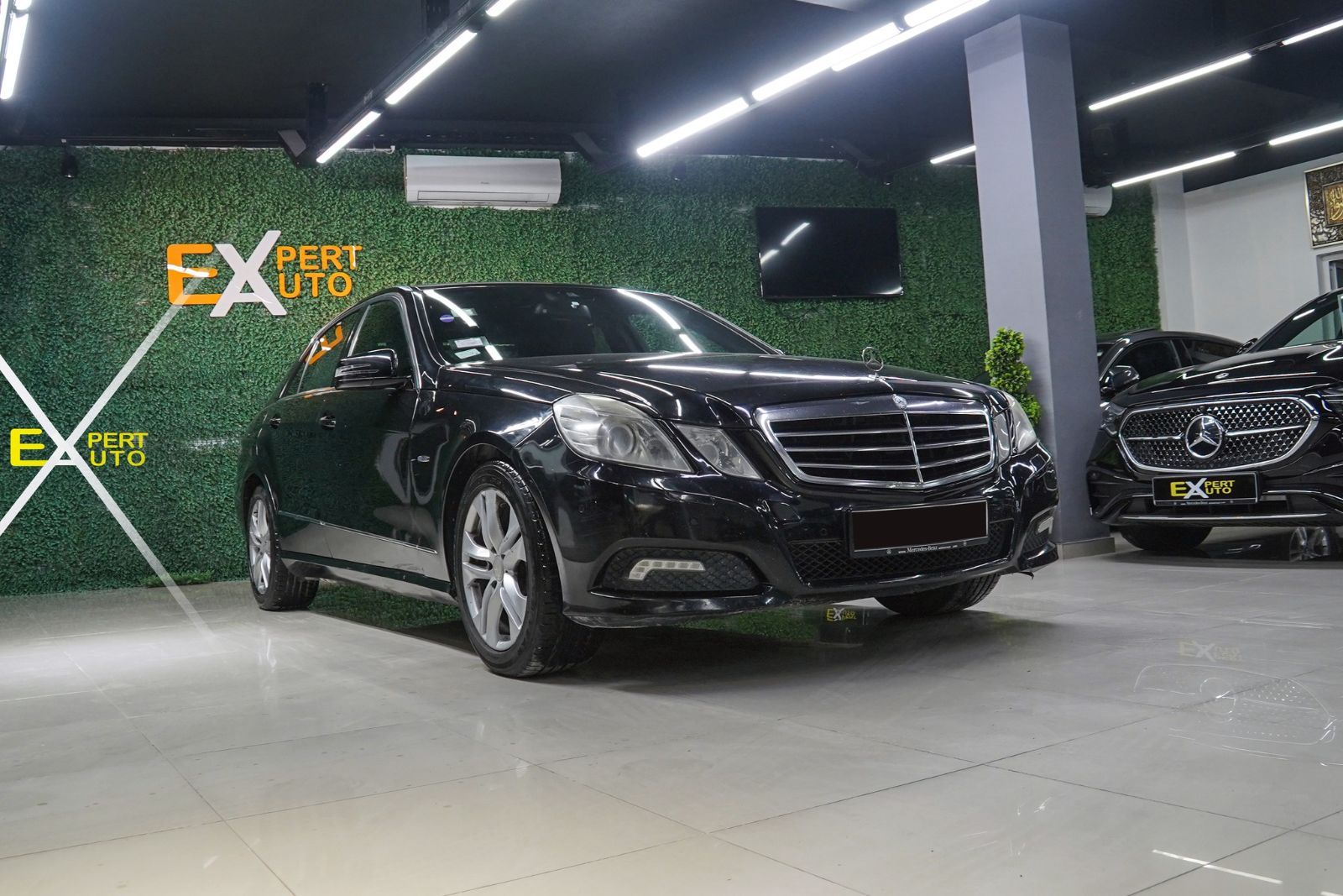 Mercedes-Benz Classe E Avantgarde à Sfax - Photo 2