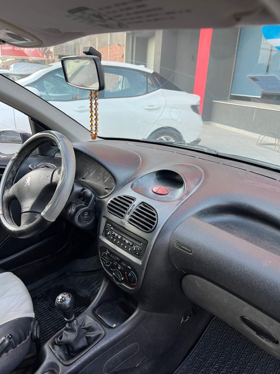 Peugeot 206 à Monastir - Photo 3