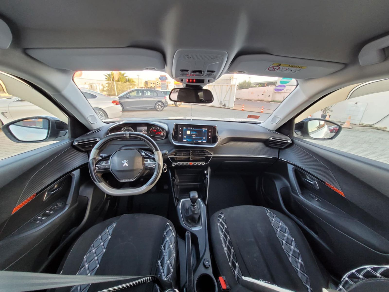 Peugeot 2008 Allure à Tunis - Photo 8