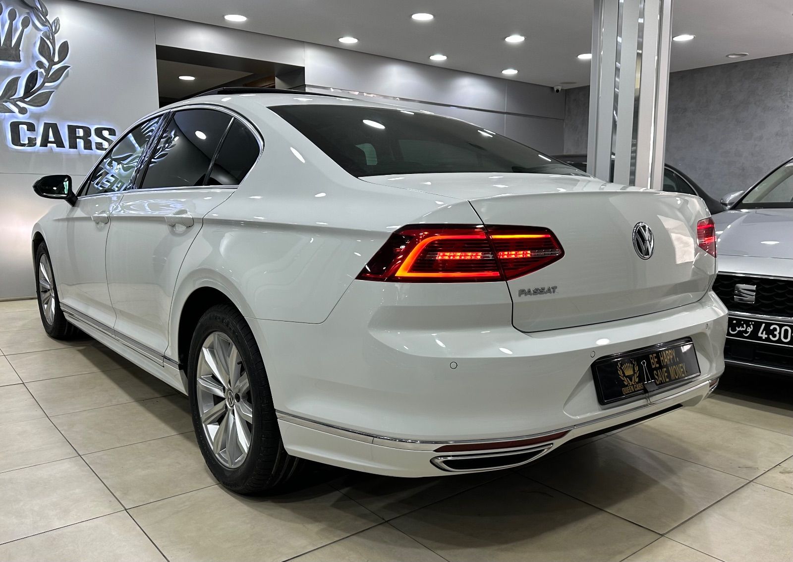 Volkswagen Passat R-Line DSG à Ben Arous - Photo 11