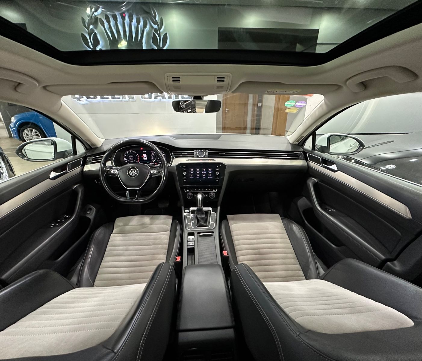 Volkswagen Passat R-Line DSG à Ben Arous - Photo 8