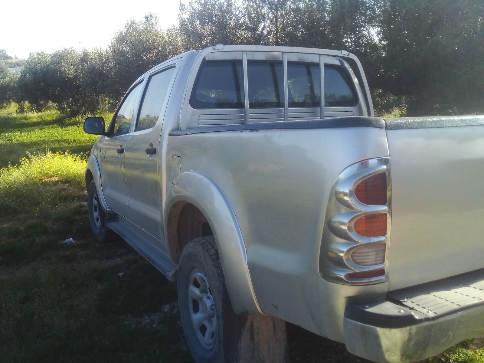 Toyota Hilux Double Cabine Double Cabine à Jendouba - Photo 8