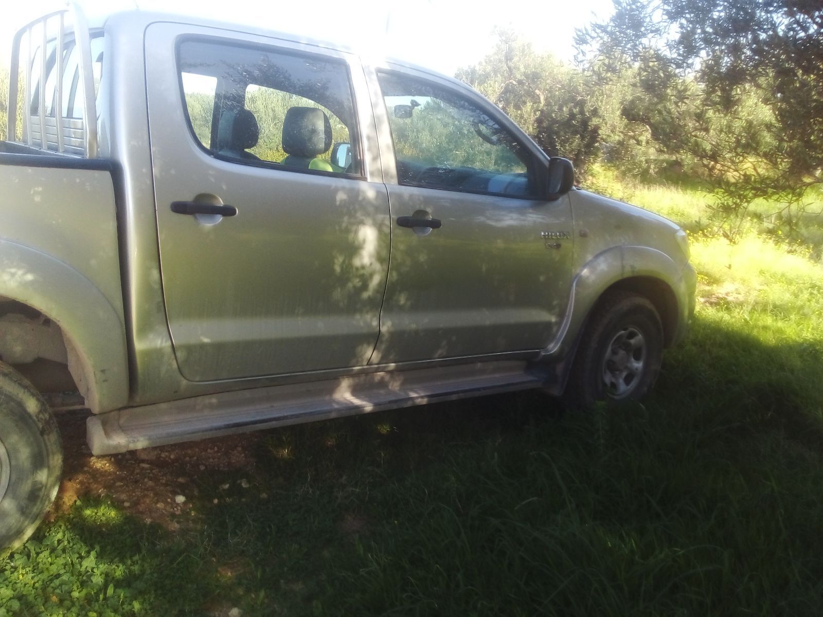 Toyota Hilux Double Cabine Double Cabine à Jendouba - Photo 9