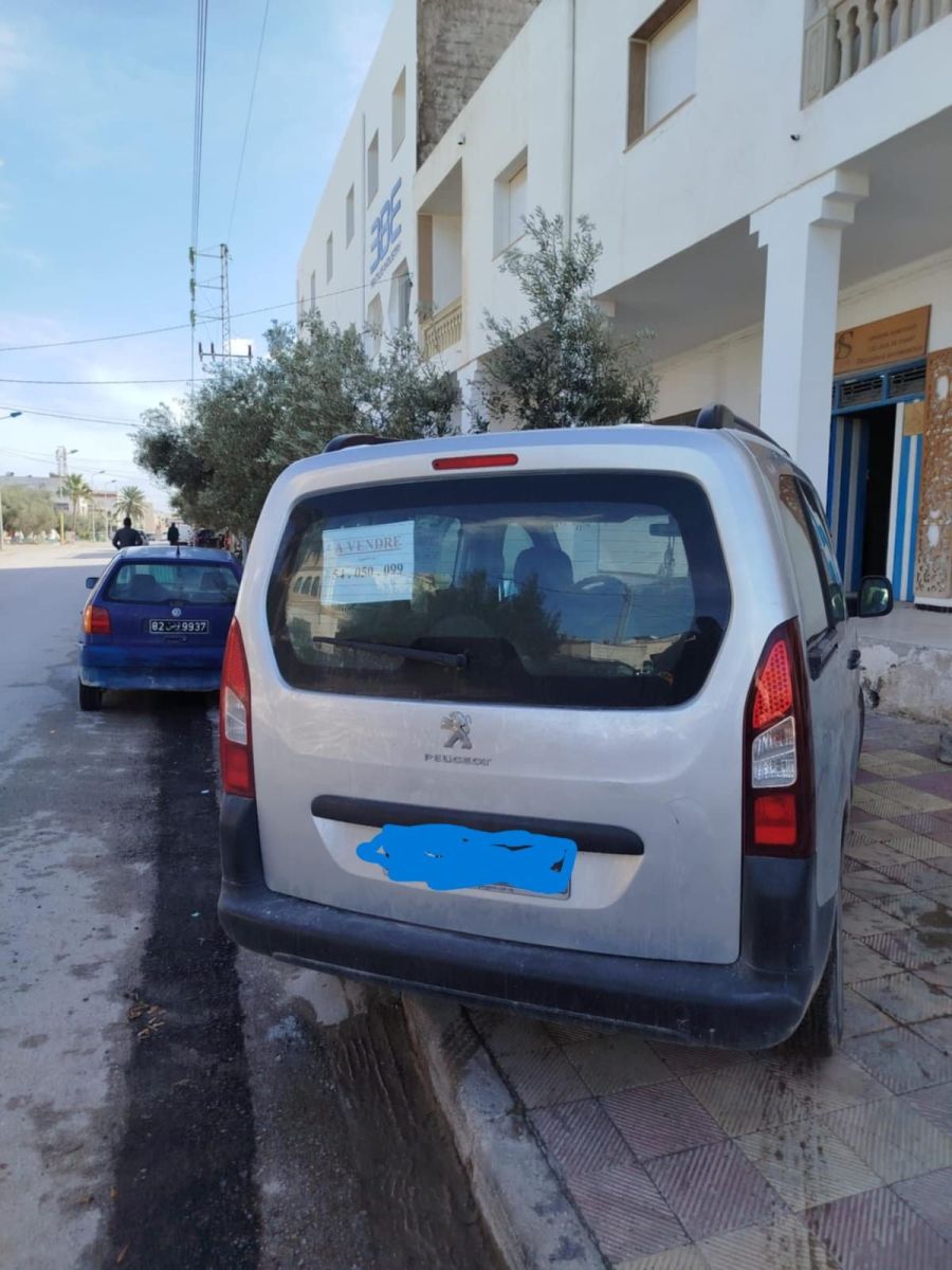 Peugeot Partner à Monastir - Photo 3
