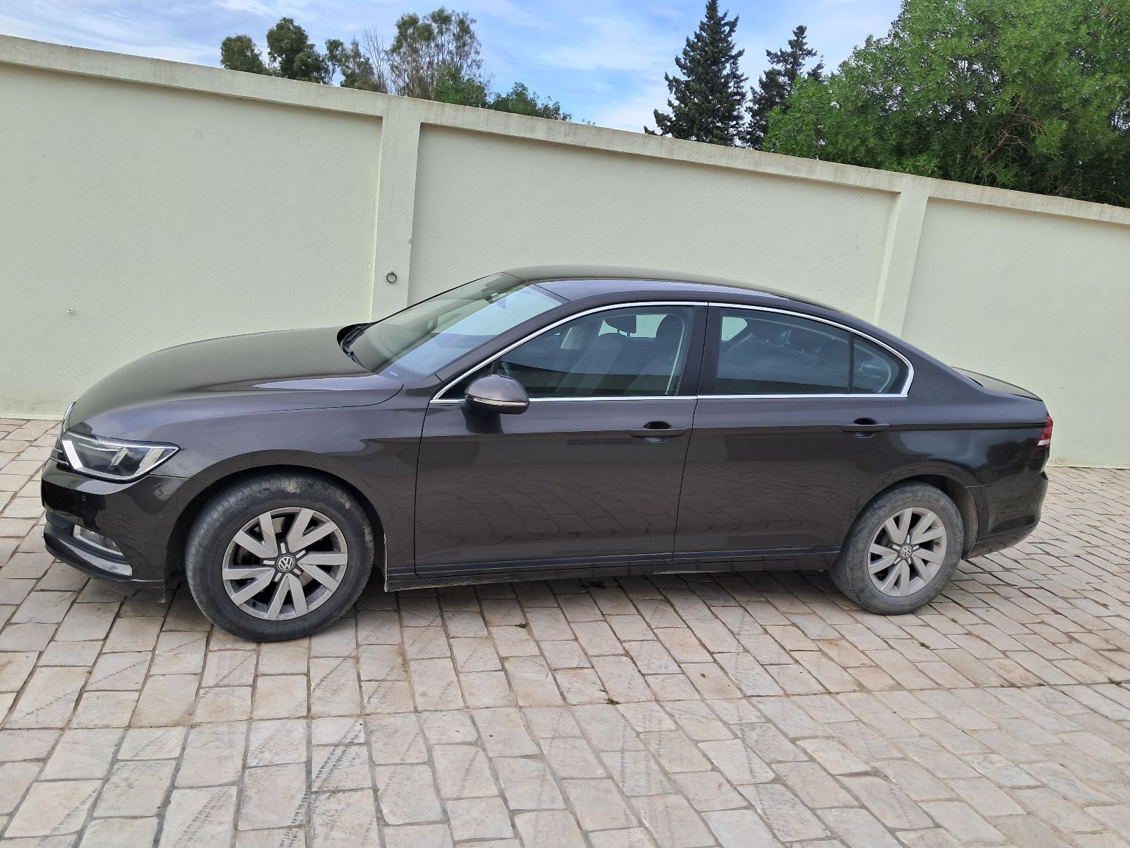 Volkswagen Passat à Ariana - Photo 1