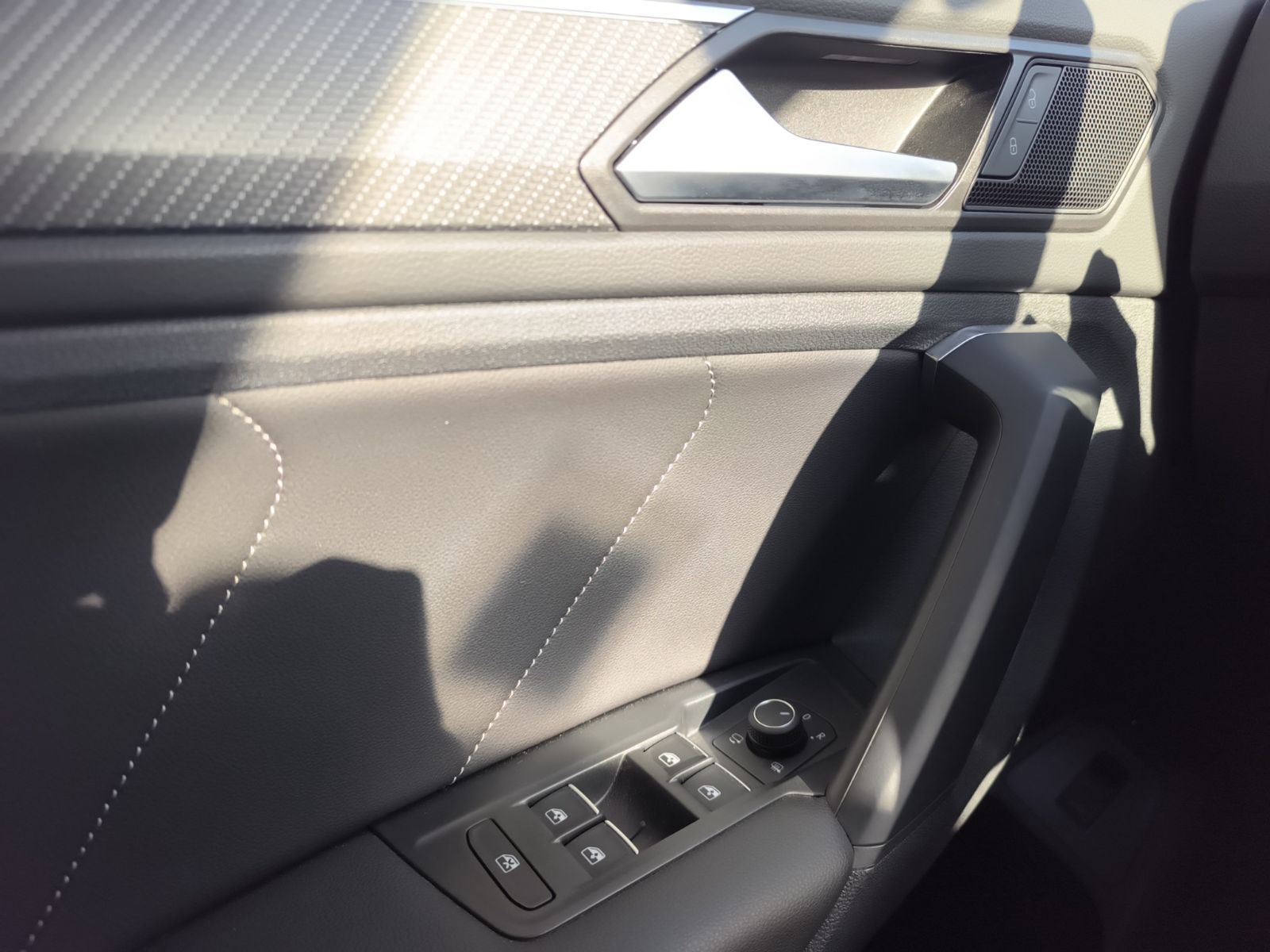 Volkswagen Tiguan R-Line à Ariana - Photo 23
