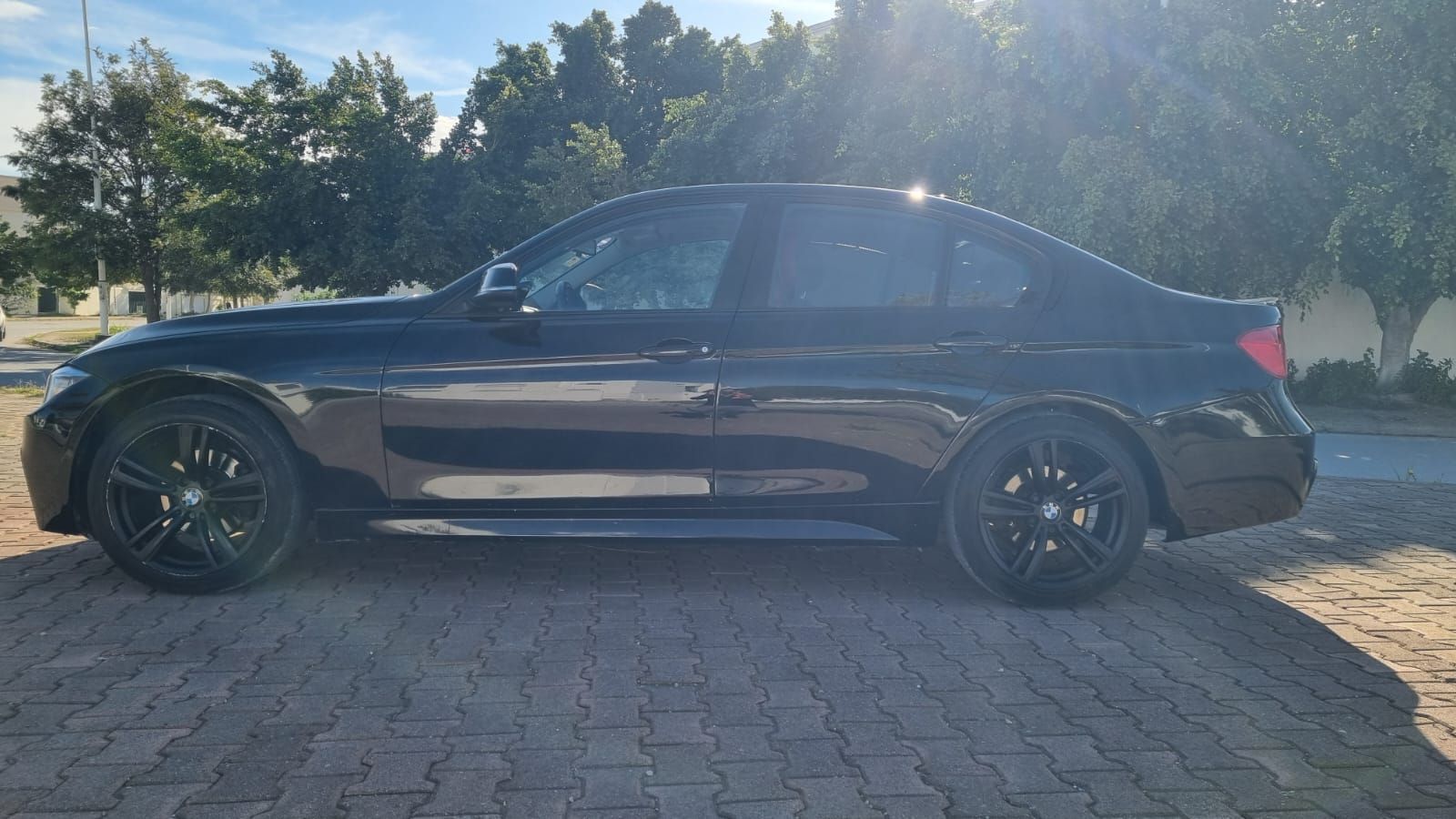 BMW Série 3 à Tunis - Photo 1