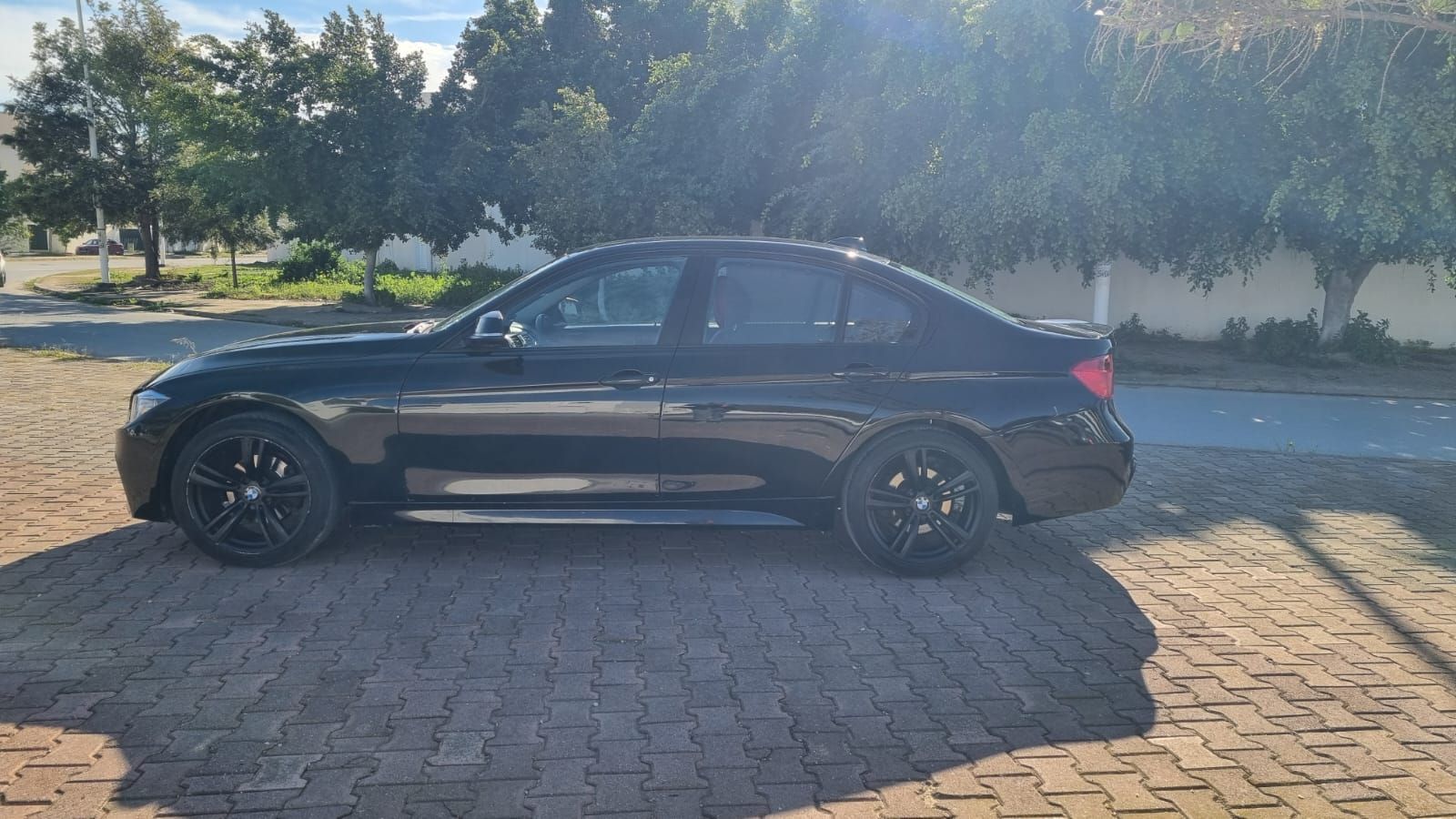 BMW Série 3 à Tunis - Photo 4