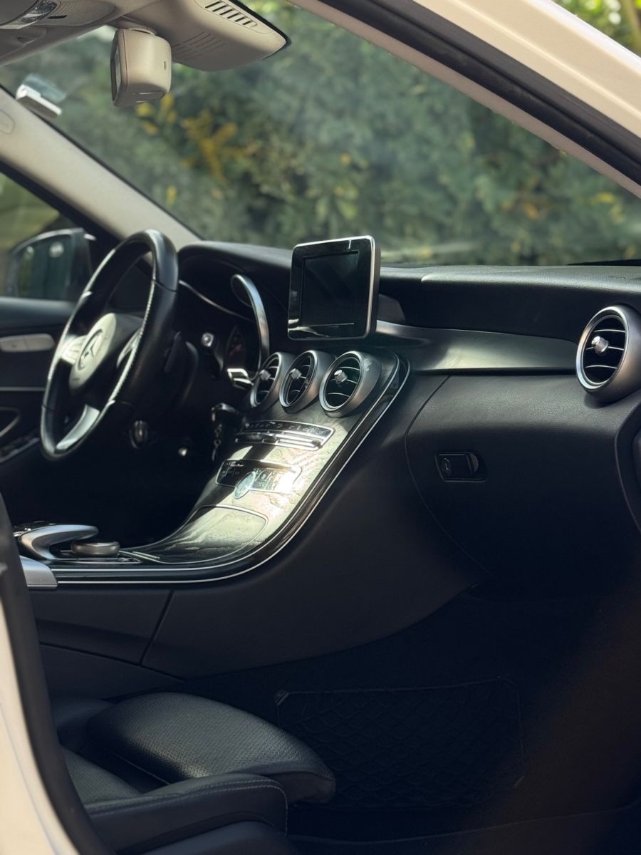Mercedes-Benz Classe C à Ben Arous - Photo 10