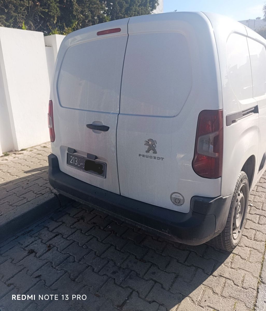 Peugeot Partner à Sfax - Photo 1