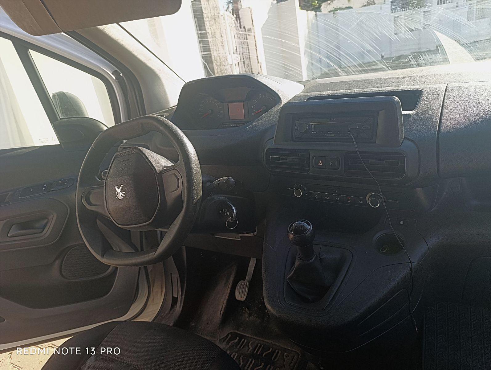 Peugeot Partner à Sfax - Photo 3