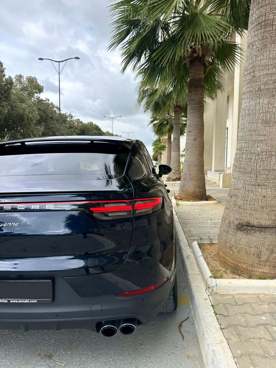 Porsche Cayenne Coupé E-Hybrid à Sfax - Photo 8