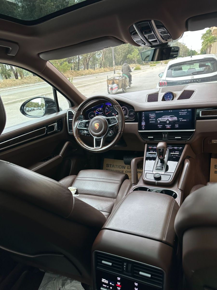 Porsche Cayenne Coupé E-Hybrid à Sfax - Photo 5