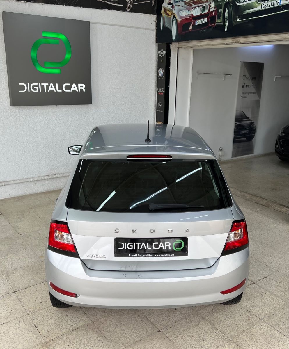 Skoda Fabia Essence à Gafsa - Photo 11