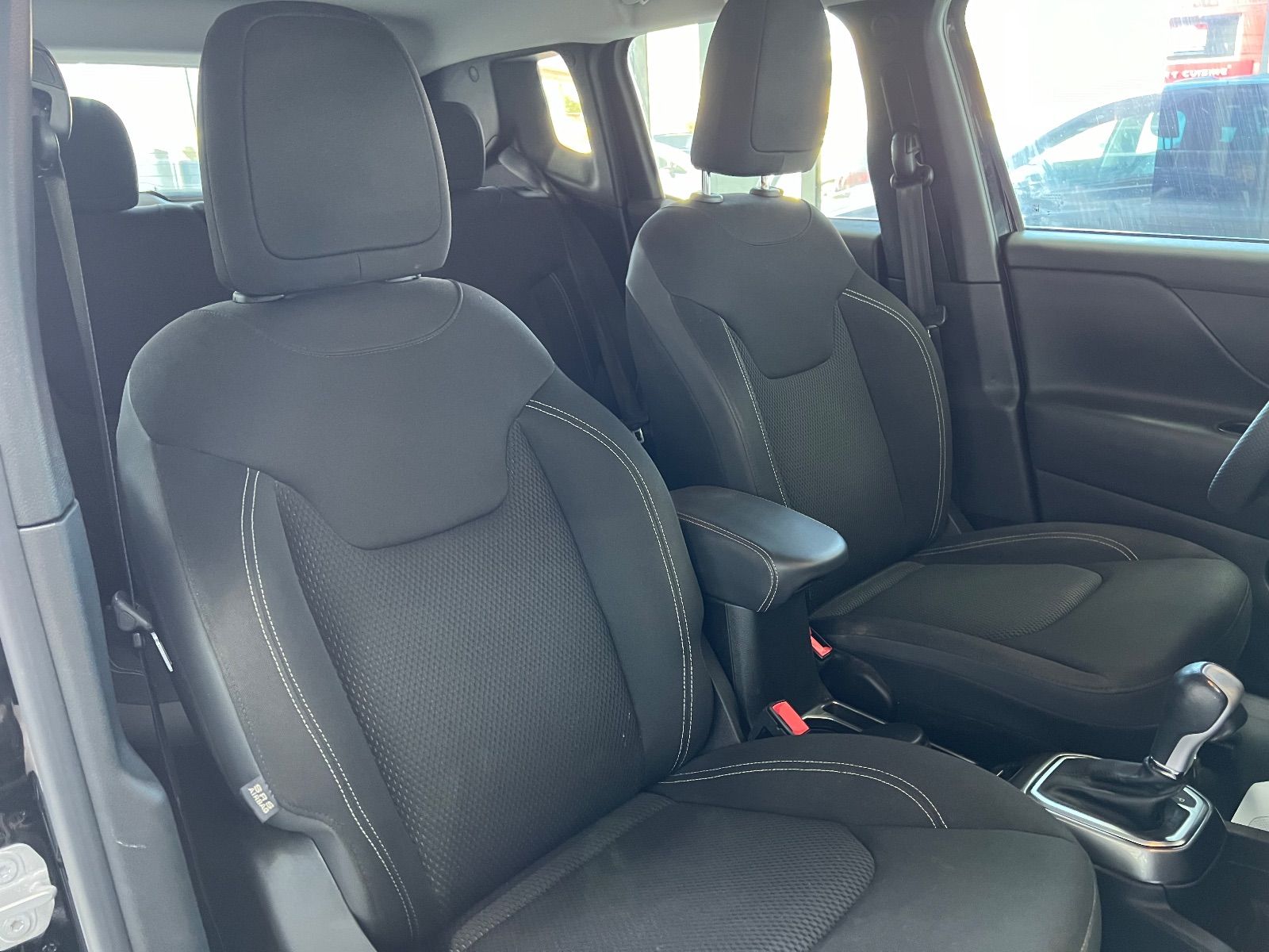Jeep Renegade Limited à Monastir - Photo 25