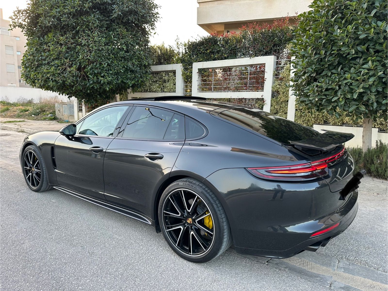 Porsche Panamera à Tunis - Photo 1