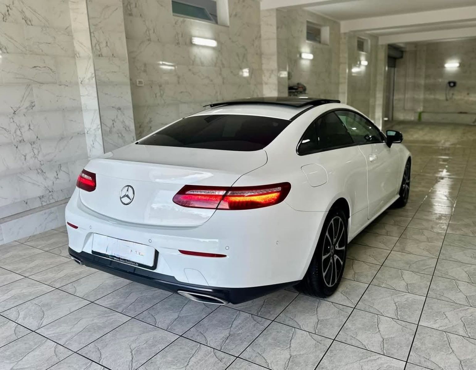 Mercedes-Benz Classe E coupé à sousse - Photo 2