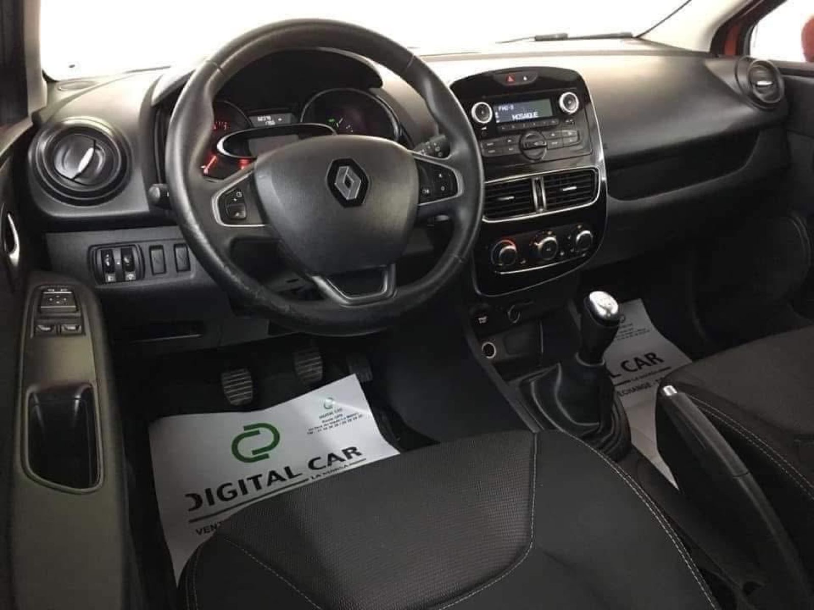 Renault Clio à Ariana - Photo 18