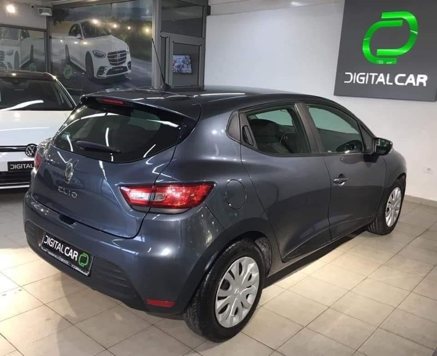 Renault Clio à Ariana - Photo 9