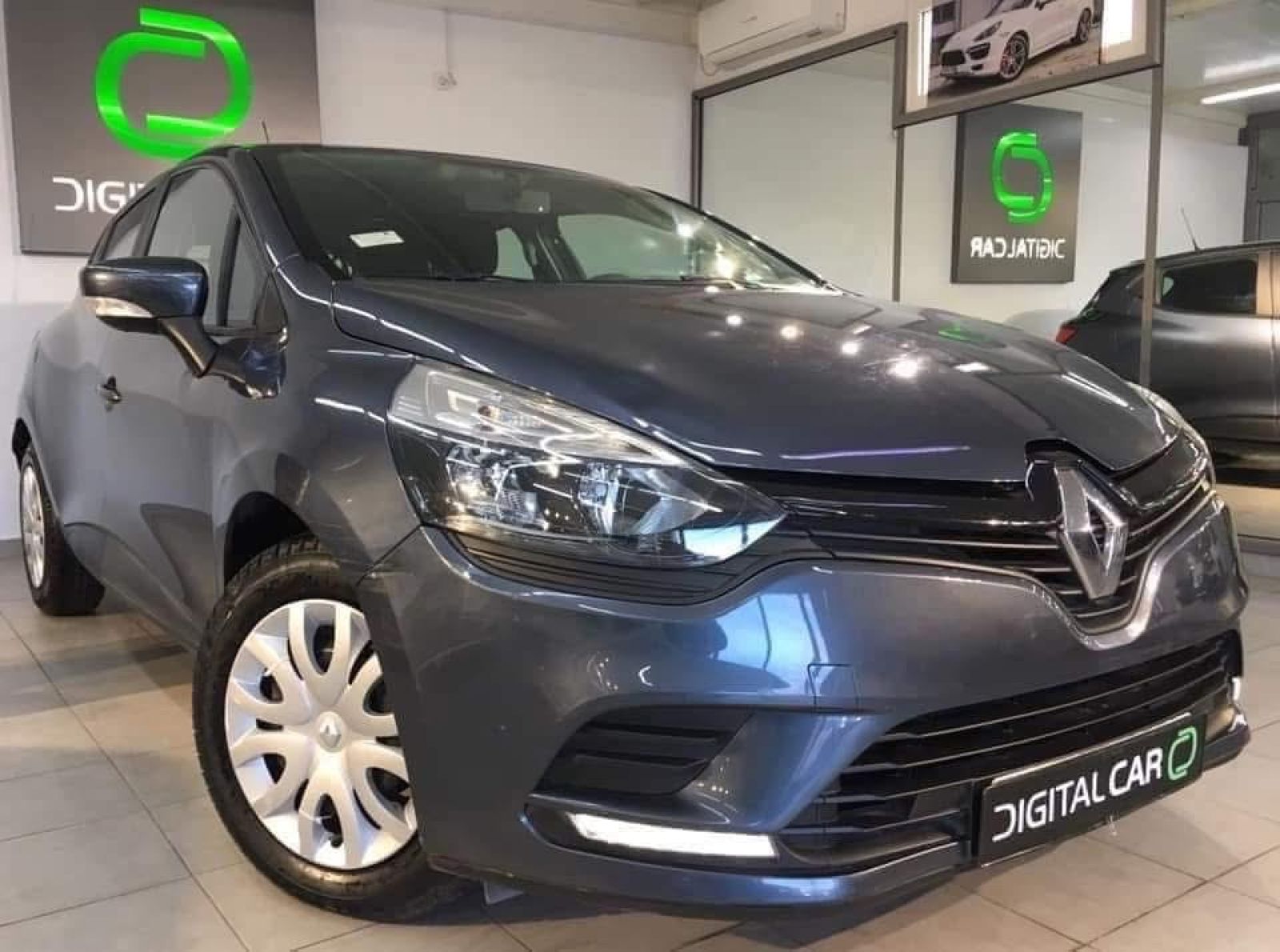 Renault Clio à Ariana - Photo 2