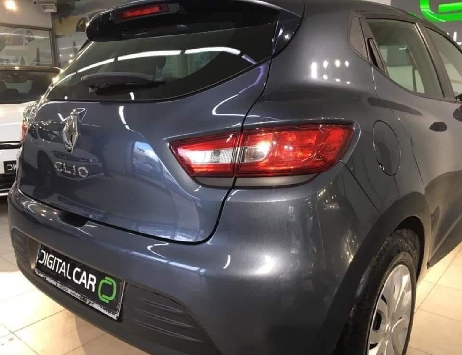 Renault Clio à Ariana - Photo 12