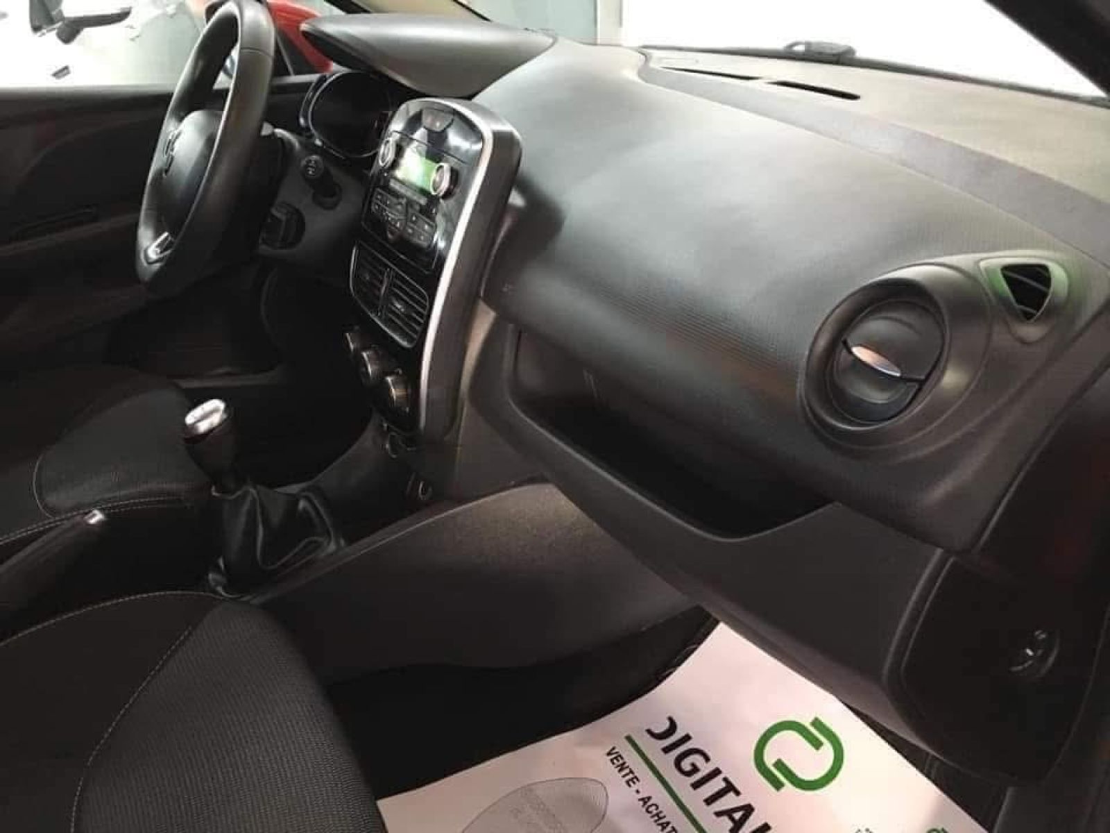 Renault Clio à Ariana - Photo 19
