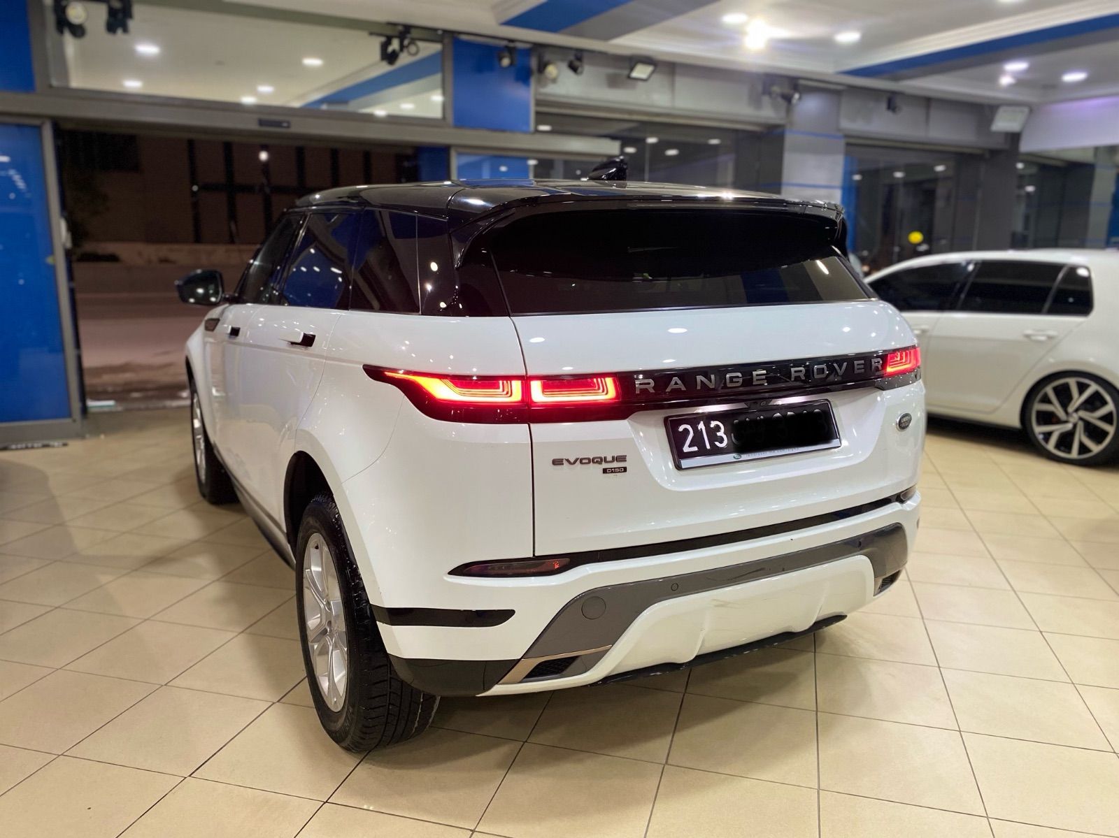 Land Rover Range Rover Evoque R DYNAMIQUE à Ariana - Photo 4