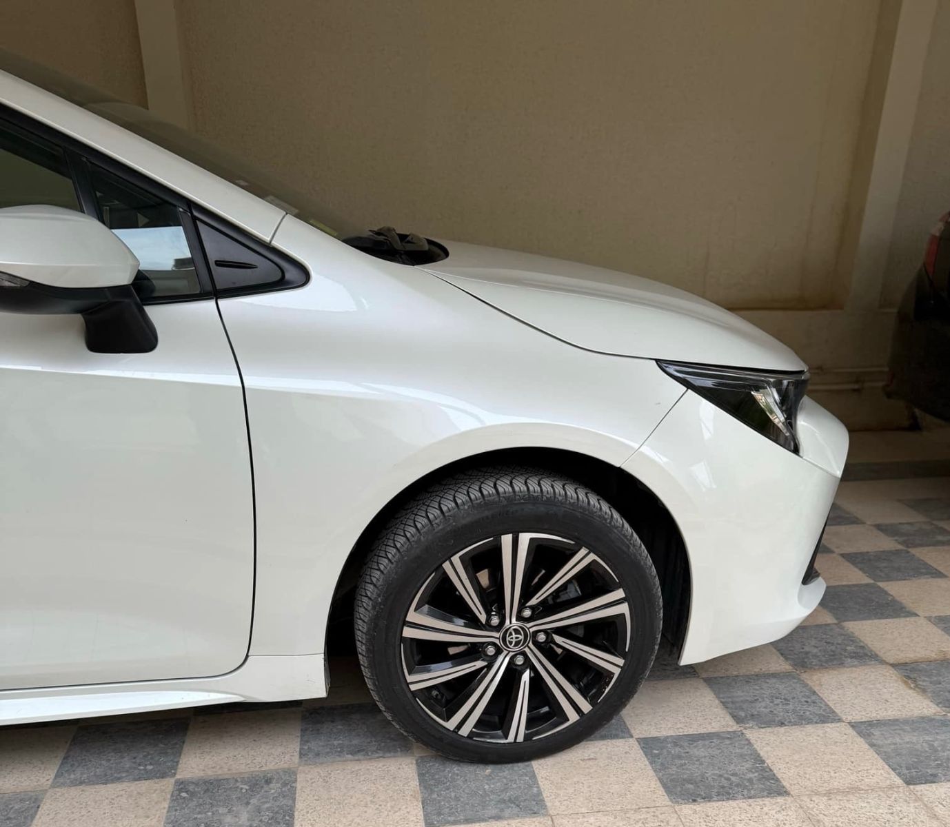 Toyota Corolla à Tunis - Photo 4