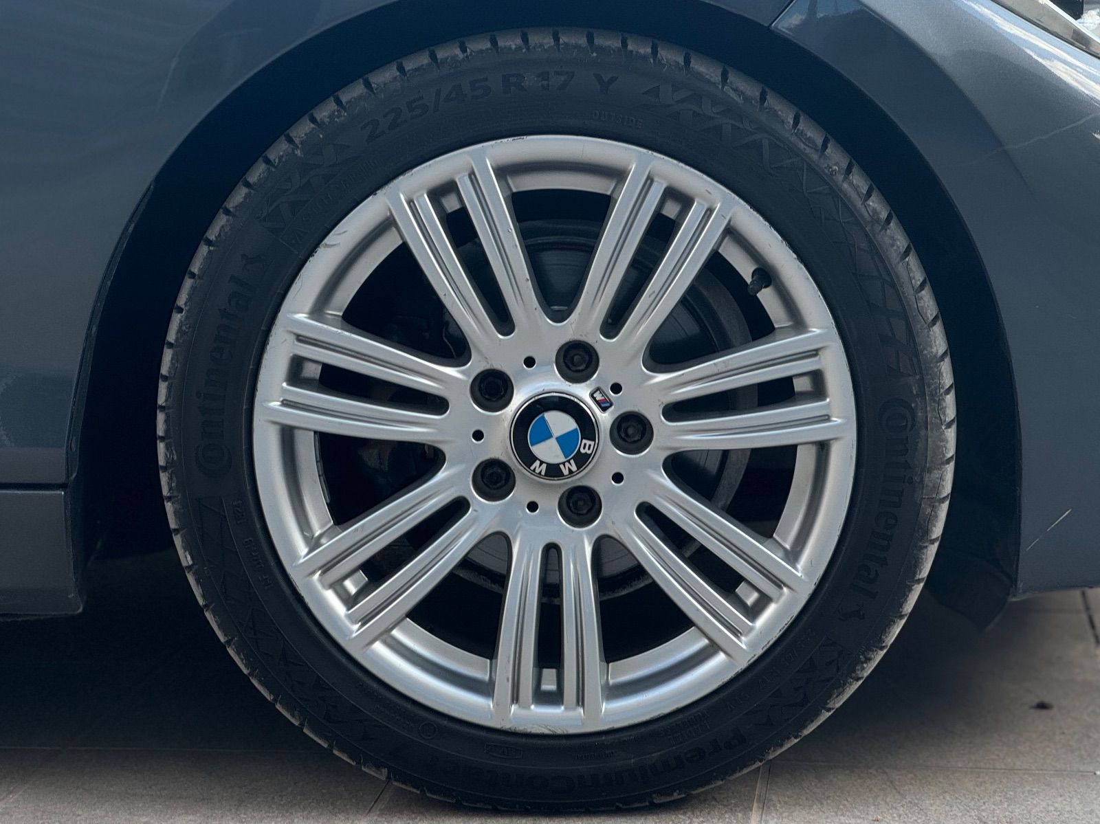 BMW Série 1 Pack Sport M à Tunis - Photo 4