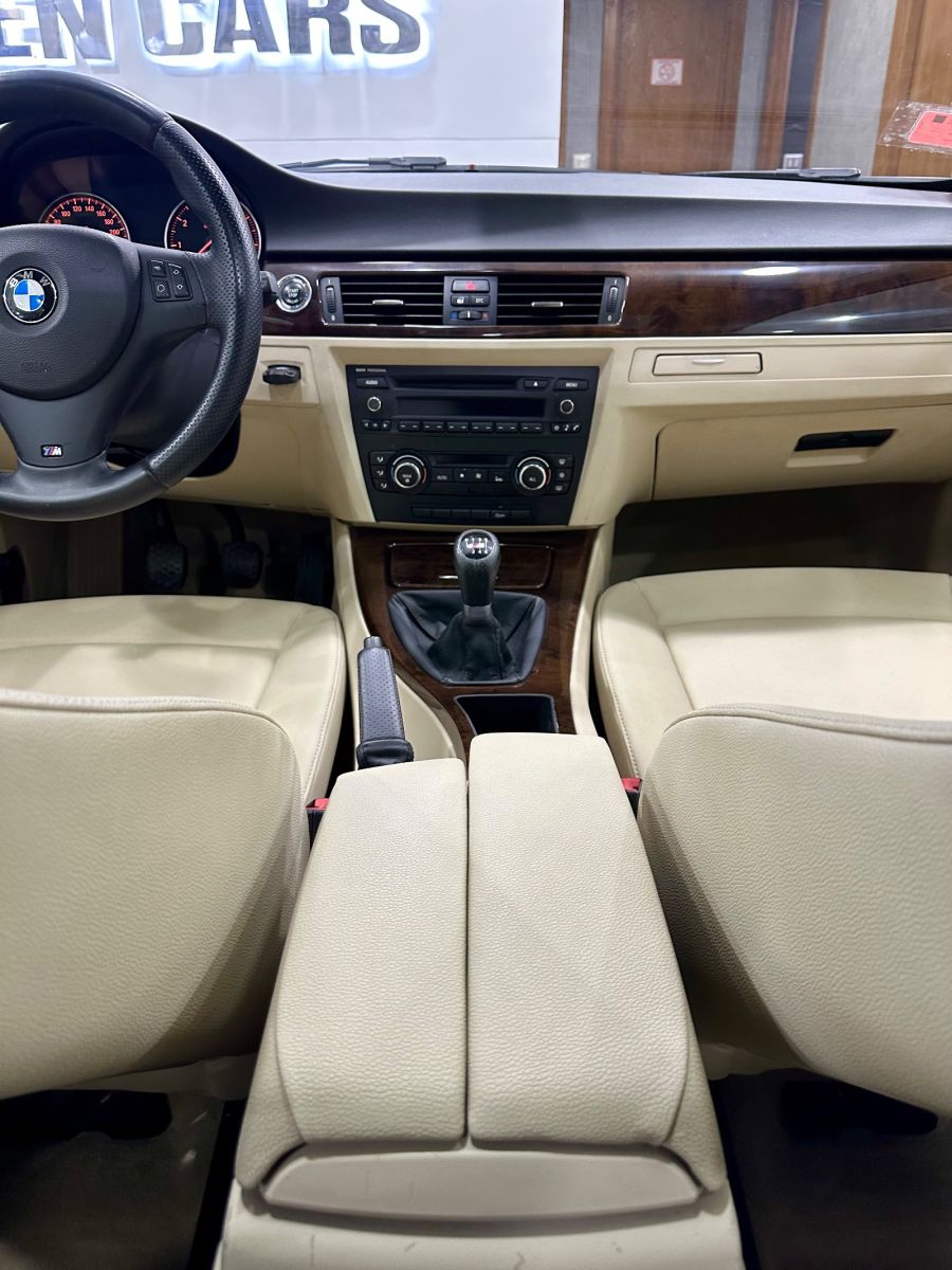 BMW Série 3 coupé 316i à Ariana - Photo 10