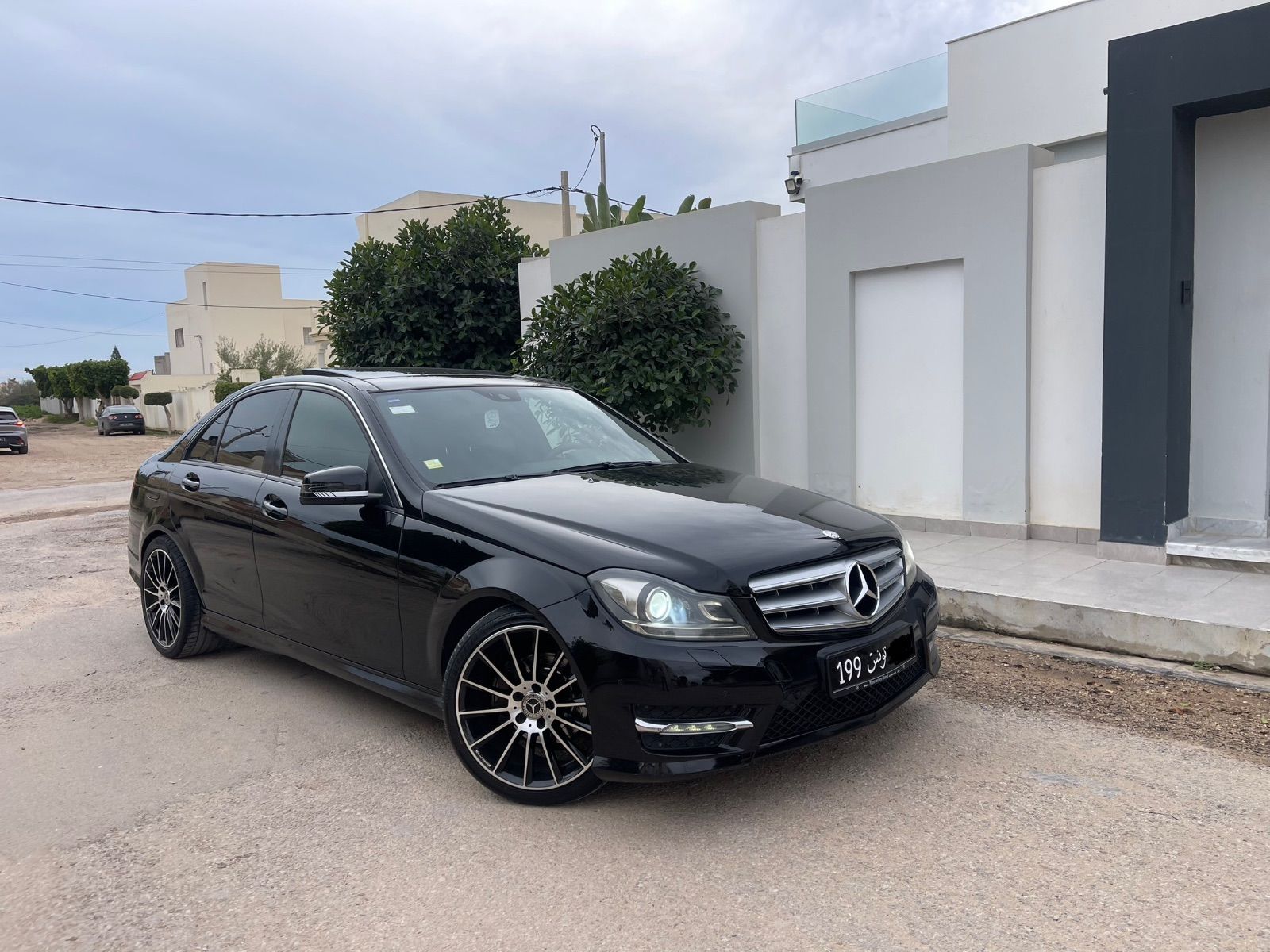 Mercedes-Benz Classe C C180 KITT AMG à Sfax - Photo 1