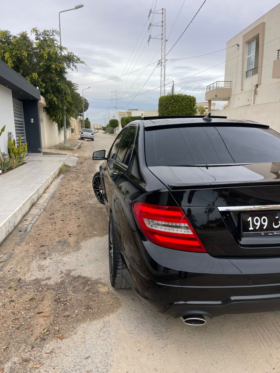 Mercedes-Benz Classe C C180 KITT AMG à Sfax - Photo 19