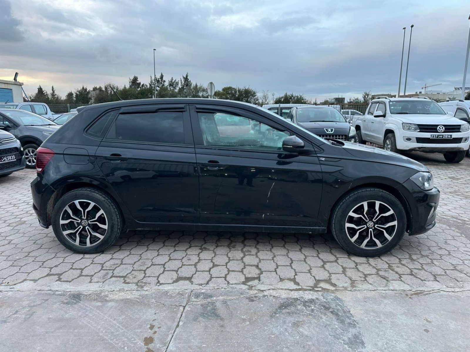 Volkswagen Polo R-Line à Tunis - Photo 4