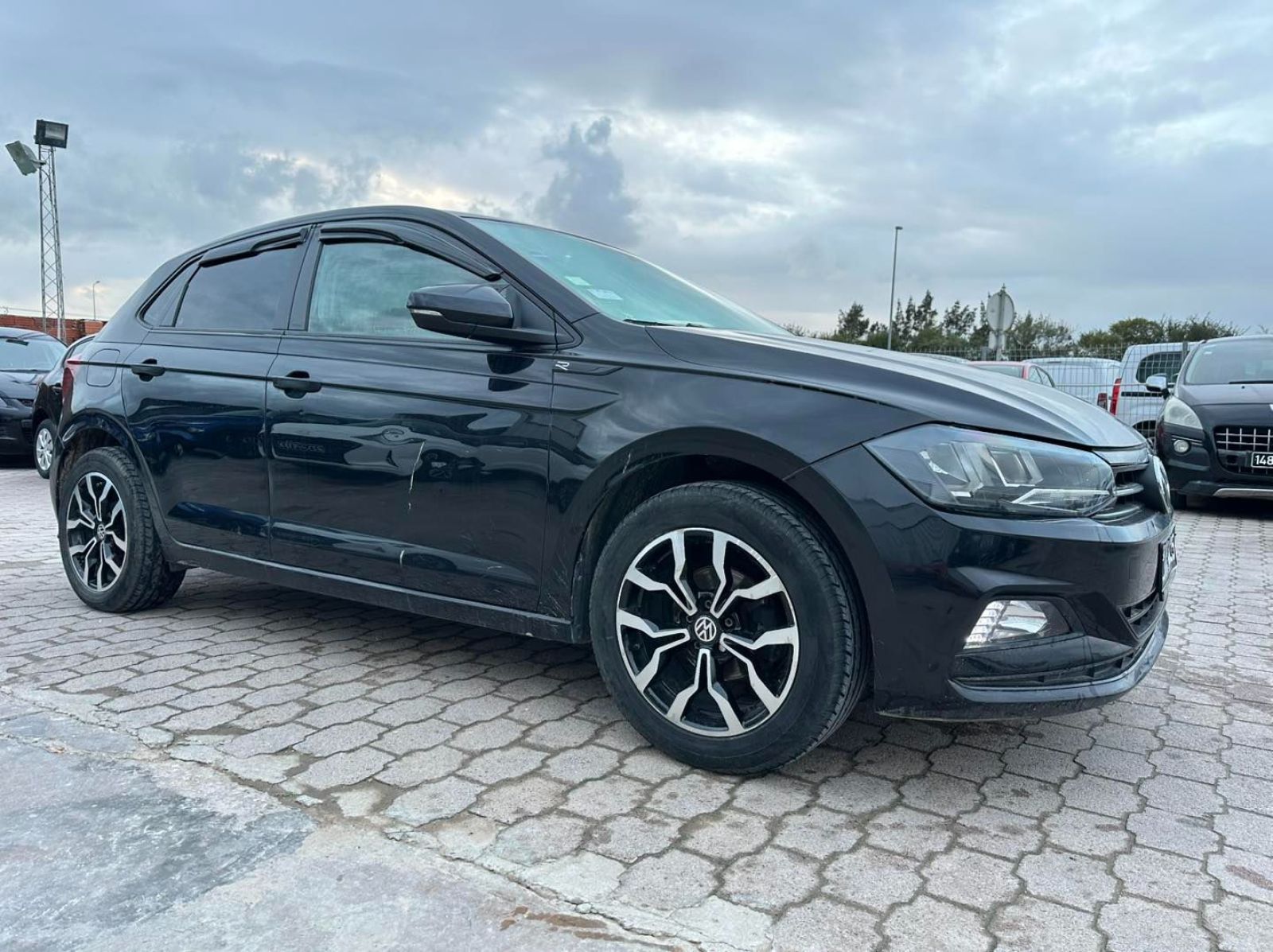 Volkswagen Polo R-Line à Tunis - Photo 3