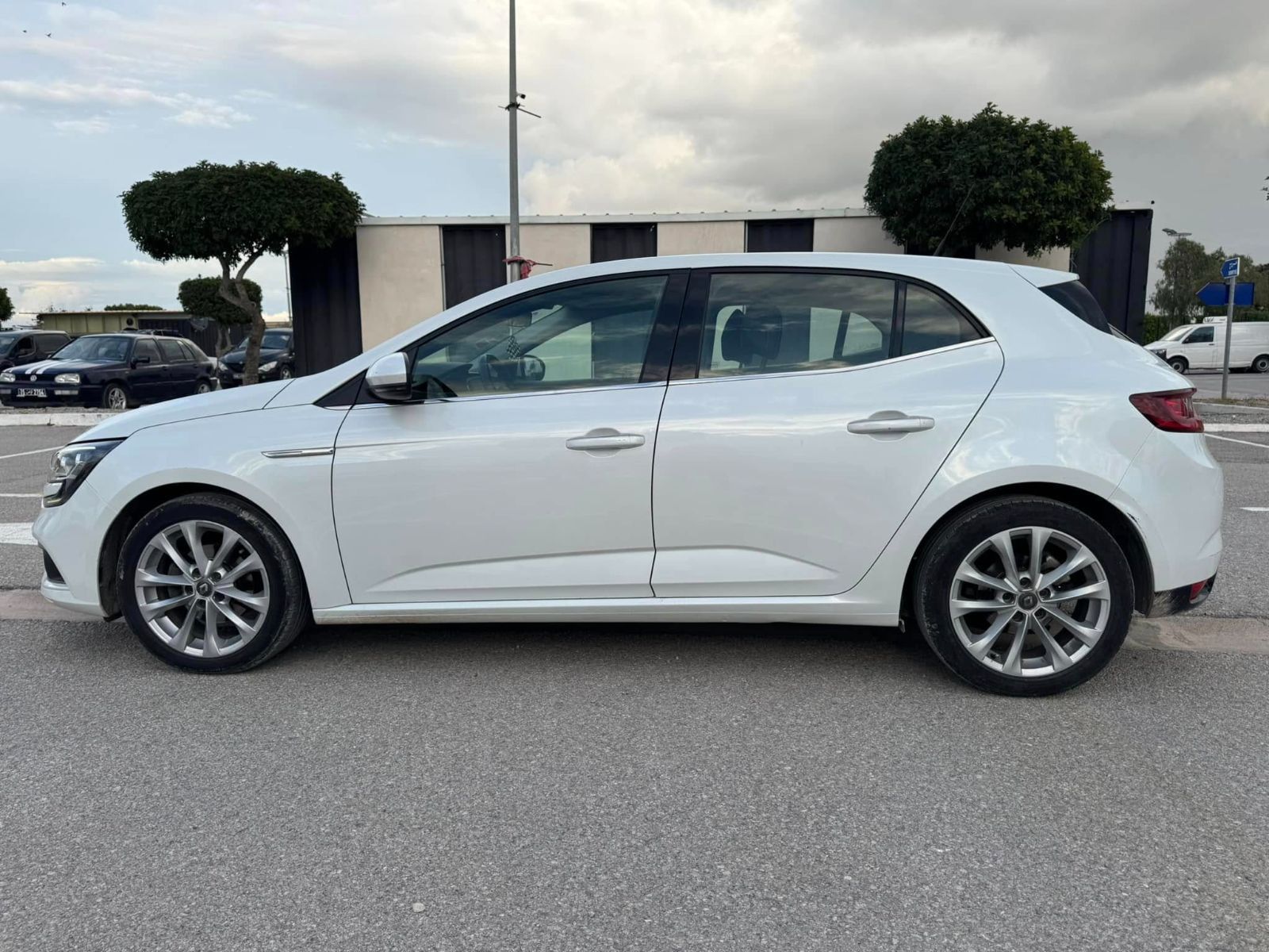 Renault Megane à Bizerte - Photo 1
